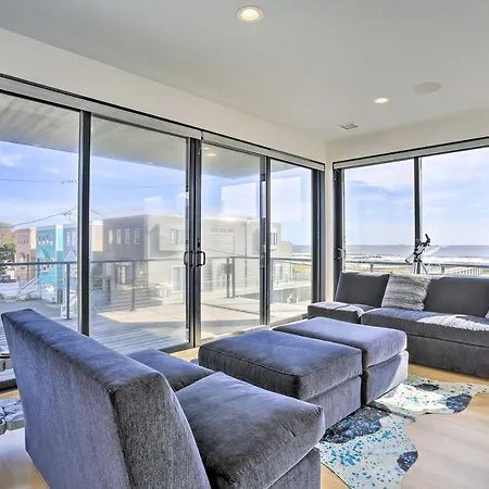 Luxury Long Beach Villa With Ocean Views!